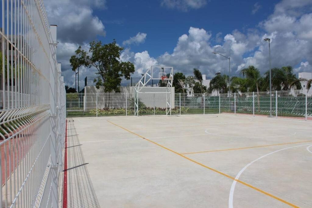 Casa Guerra En Maderos Residencial -Ideal Para Familias Κανκούν Εξωτερικό φωτογραφία